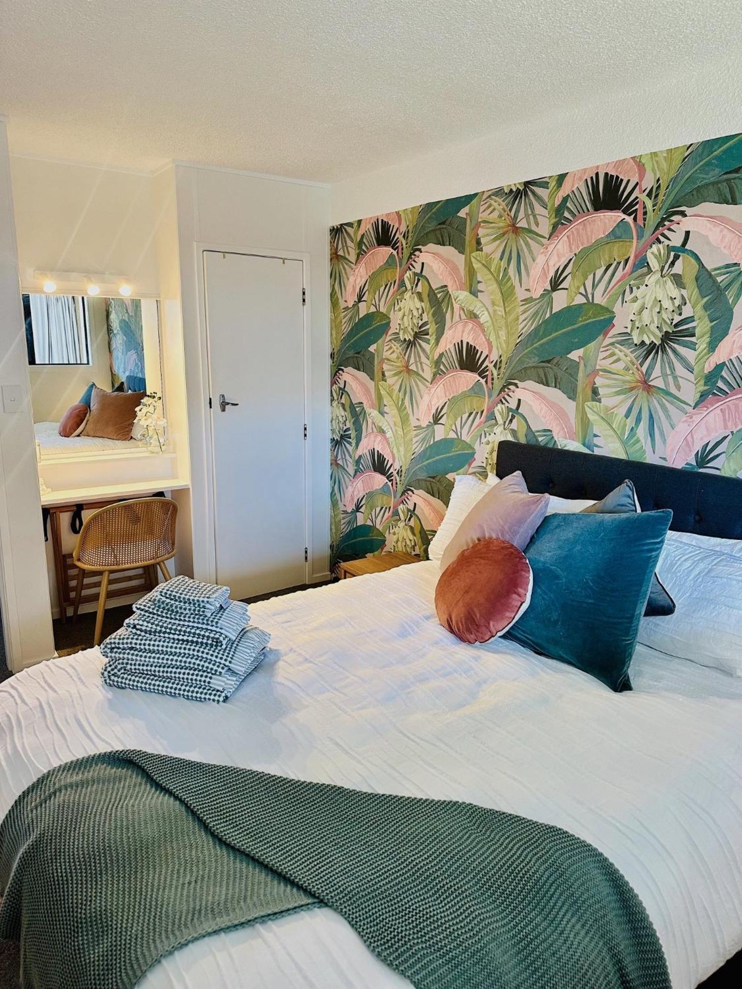 Charm On Commons, Mauao Apartment Mount Maunganui Bagian luar foto